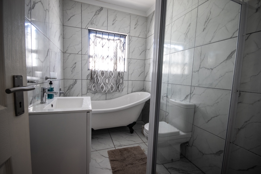 To Let 3 Bedroom Property for Rent in Annandale Western Cape